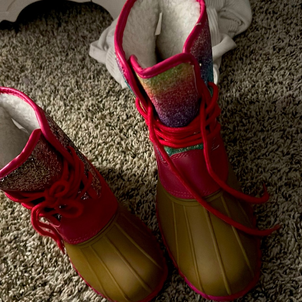 Nice girly boots size 5